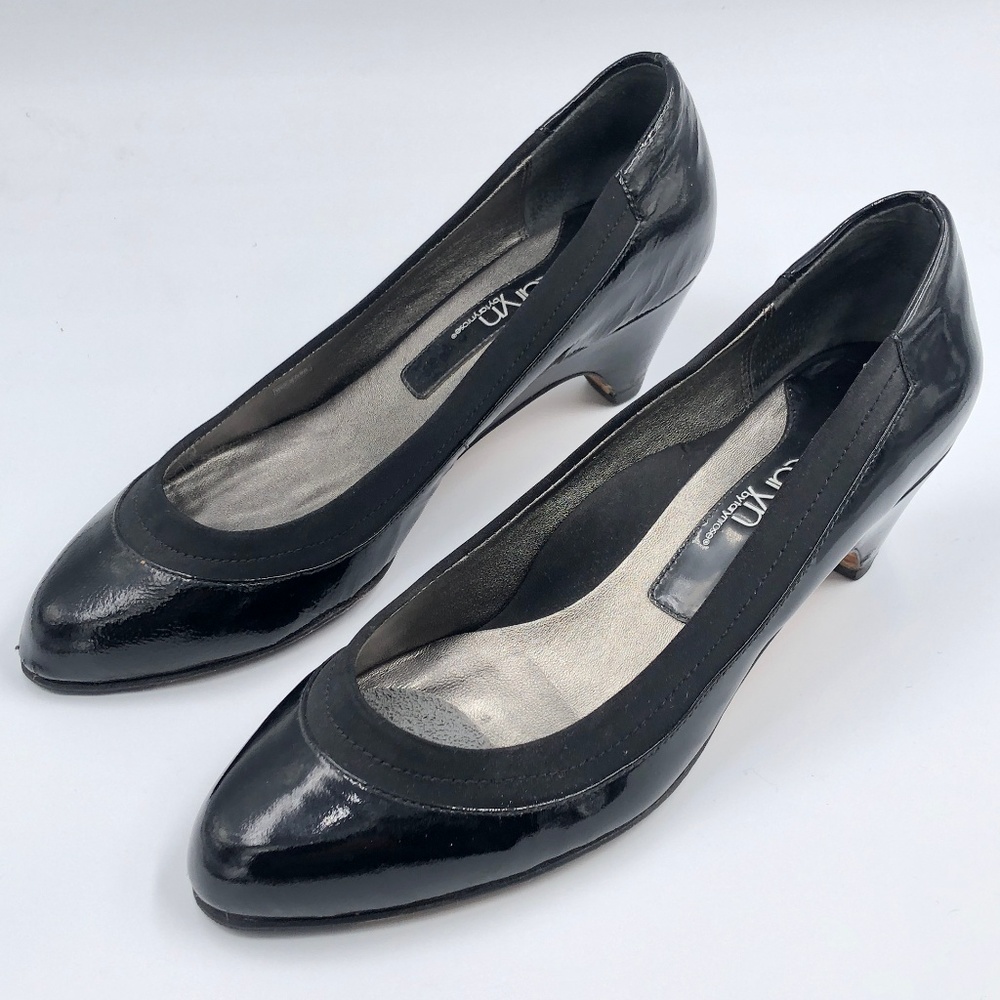 Taryn Rose Low Wedge Heels in Black Size 9